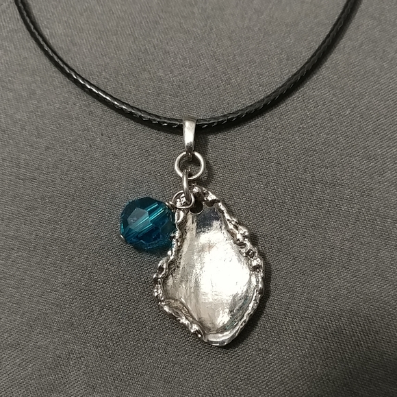 Oyster Shell Pendant with Turquoise Charm Necklace Clam Shell Silver - Picture 7 of 15